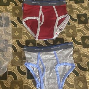 🟦 Boys’ Briefs – Pack of 10 (New, No Tags) size M